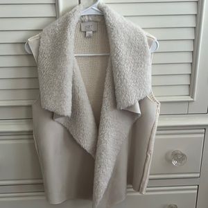Loft faux fur trim vest
